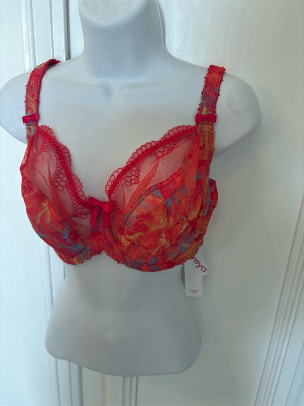 NWT Freya beautiful Floral not Lined Lace Whimsical Minimizer  Size 32G Bra